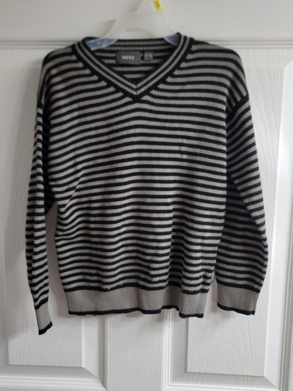 #886 FREE W PURCHASE Mexz V Neck Long Sleeve Shirt sz 5 - 6